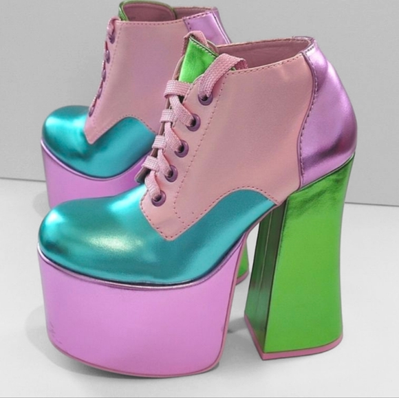 Carnival Dreams Platforms - Picture 3 of 12